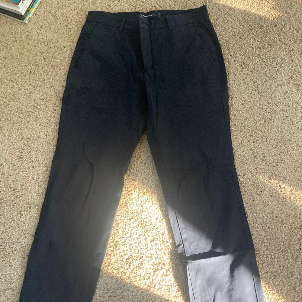 Everlane Uniform Navy Khaki in 32 x 30